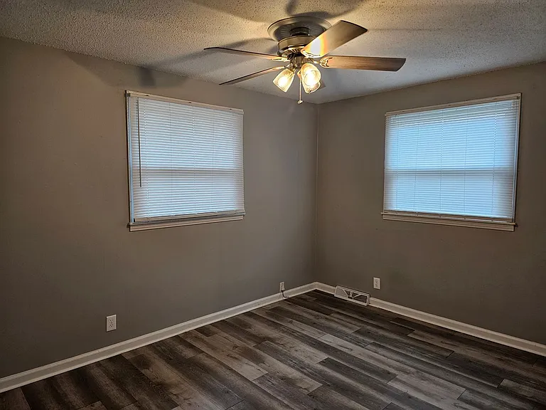 529 Morrison Dr — Photo 7