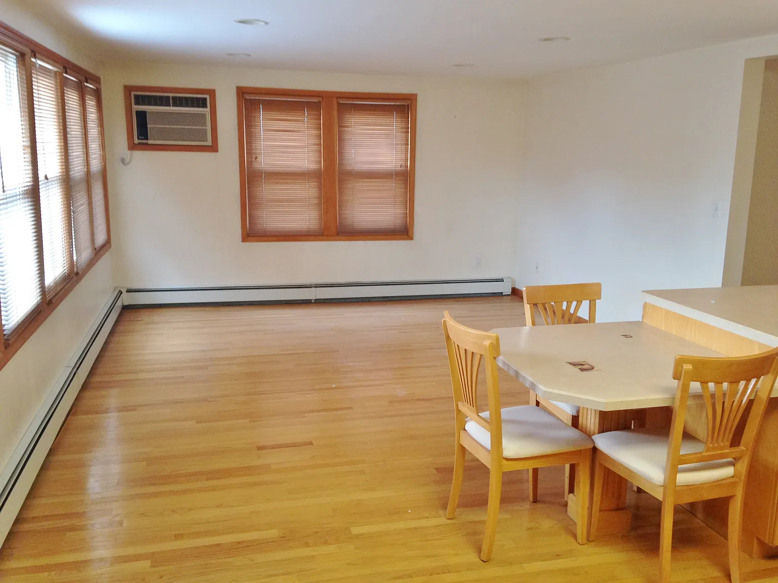 2 bed, 1100 sqft, $3,350 — Photo 3