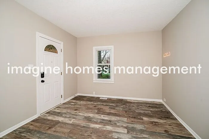 3 bed, 1.5 bath, 1060 sqft, $1,845 — Photo 4