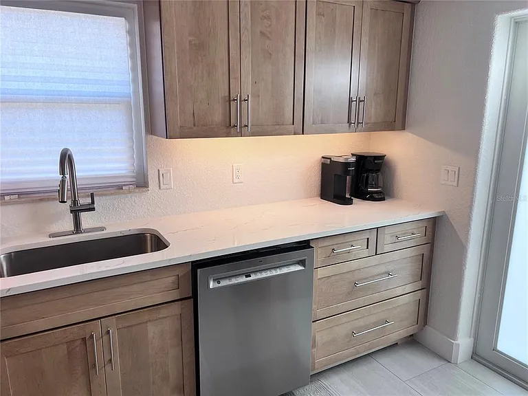 6154 Midnight Pass Rd #B06 — Photo 5