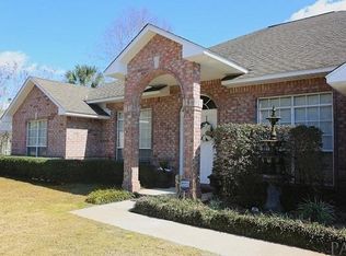 2040 Dovefield Dr, Pensacola, FL 32534