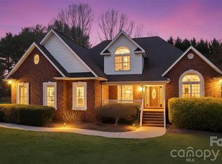 2488 Birdie Ln NE, Conover, NC 28613