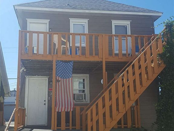 3rd image of 415 E Magnolia Ave