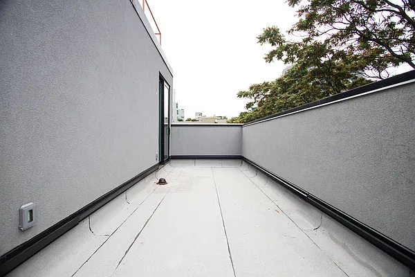 Rented by Nooklyn NYC LLC | media 32