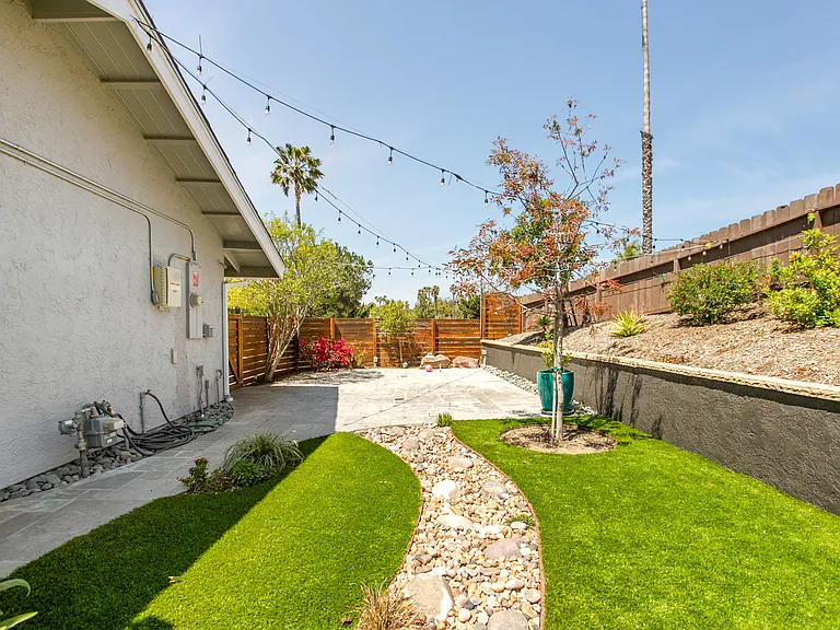 17175 Tam O Shanter Dr — Photo 33