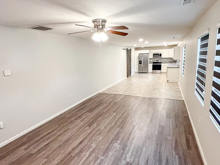 106 Riley Ave — Photo 3