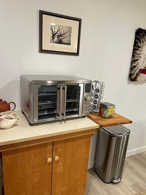 Keurig coffee maker, electric kettle, new convection and toaster oven with air fry function, microwave