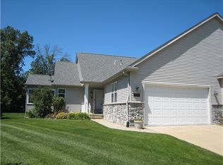 3905 N Willowbend Rd NE, Cedar Rapids, IA 52411