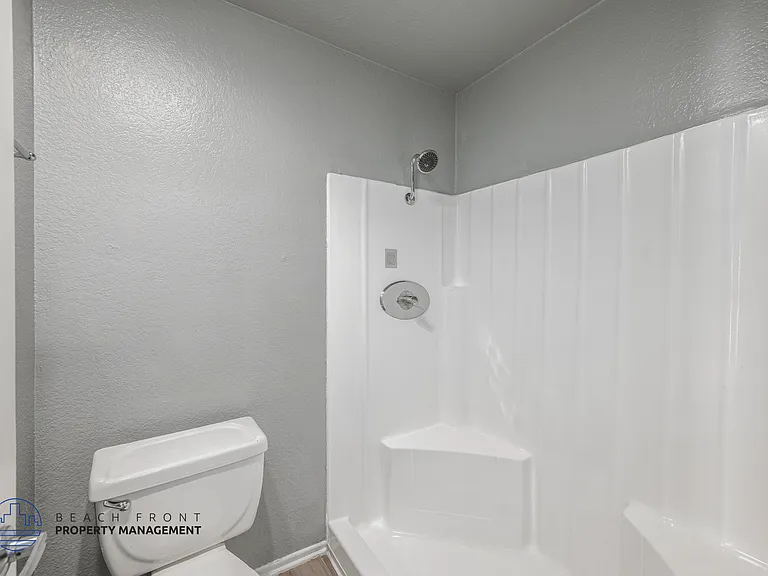 Rollingwood Apartments — Photo 28