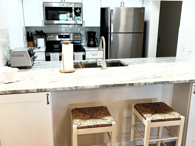 40 NE Plantation Rd #410 — Photo 2