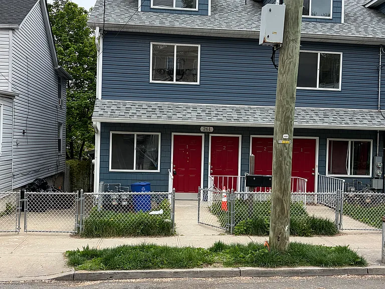265 York Ave #2 — Photo 6
