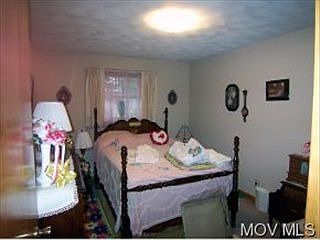 4th image of 1952 Foley Ave