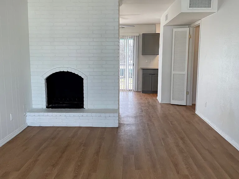Tara Apartments — Photo 29
