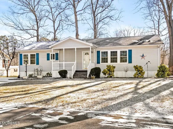 11 Royal Oak Drive, Cream Ridge, NJ 08514