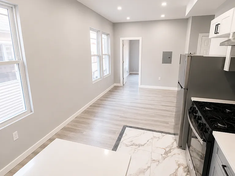 352 S 10th St #2 — Photo 5
