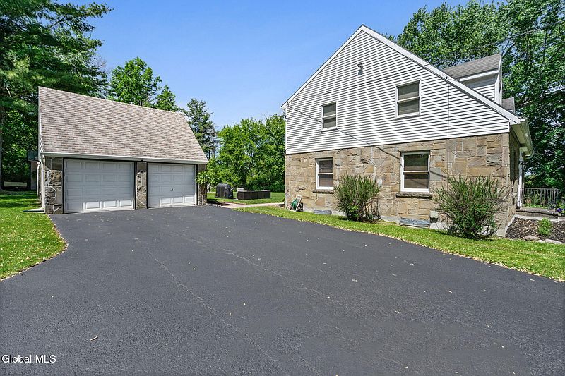5th image of 121 Maltbie Drive