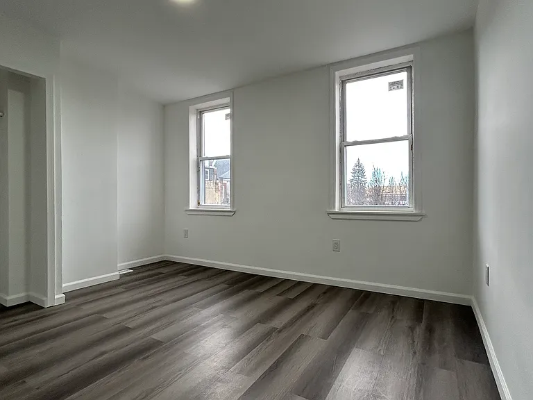 4922 Saybrook Ave — Photo 17
