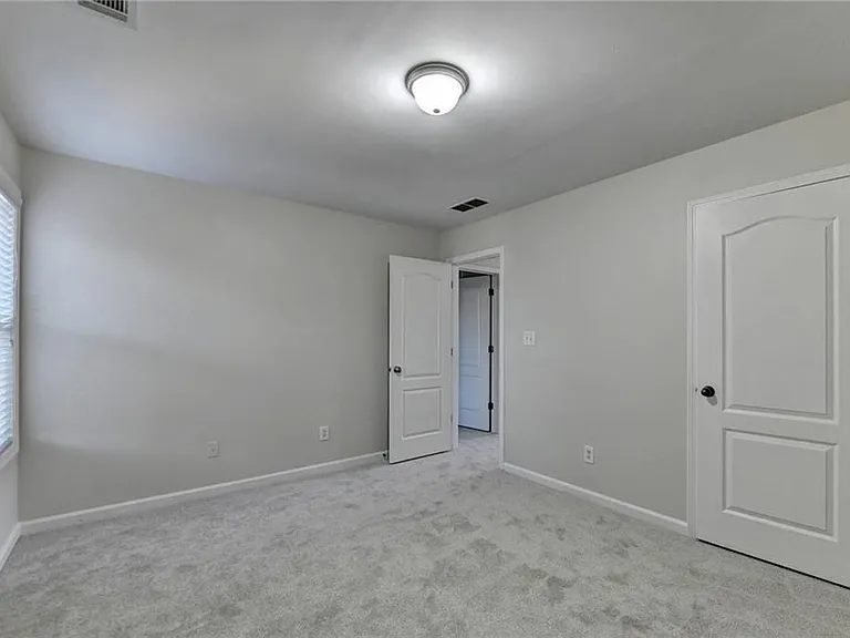 522 Suwanee Oaks Dr — Photo 47