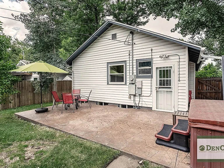 1402 S York St — Photo 24