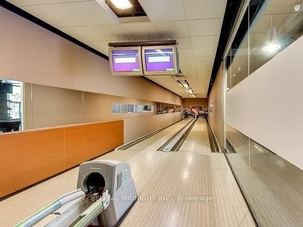 5 Mariner Ter #3609 — Photo 33