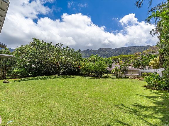 2nd image of 2947 Manoa Rd