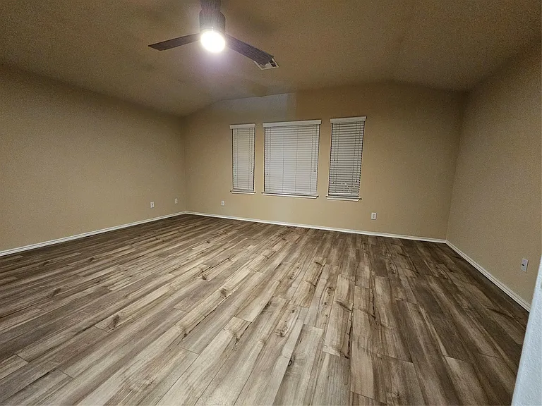 2306 Scott Dr — Photo 19