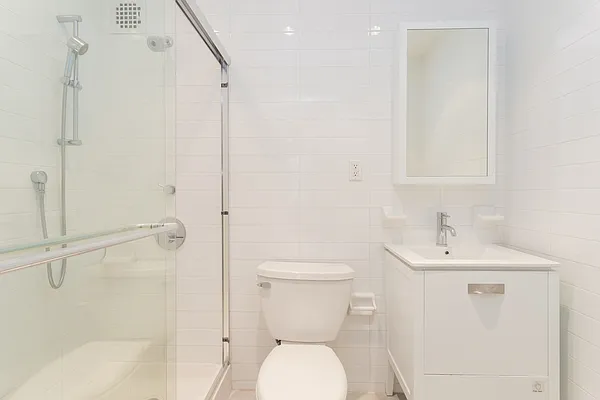 Rented by Compass | media 23