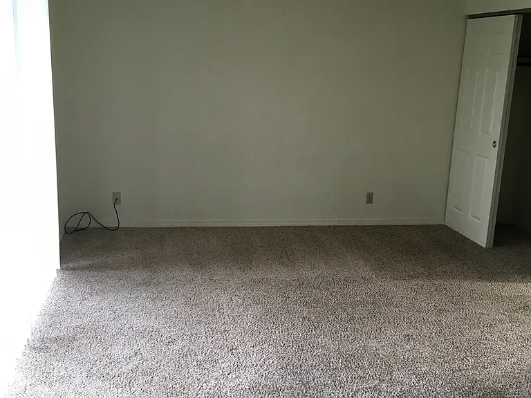 2247 Woburn St — Photo 7
