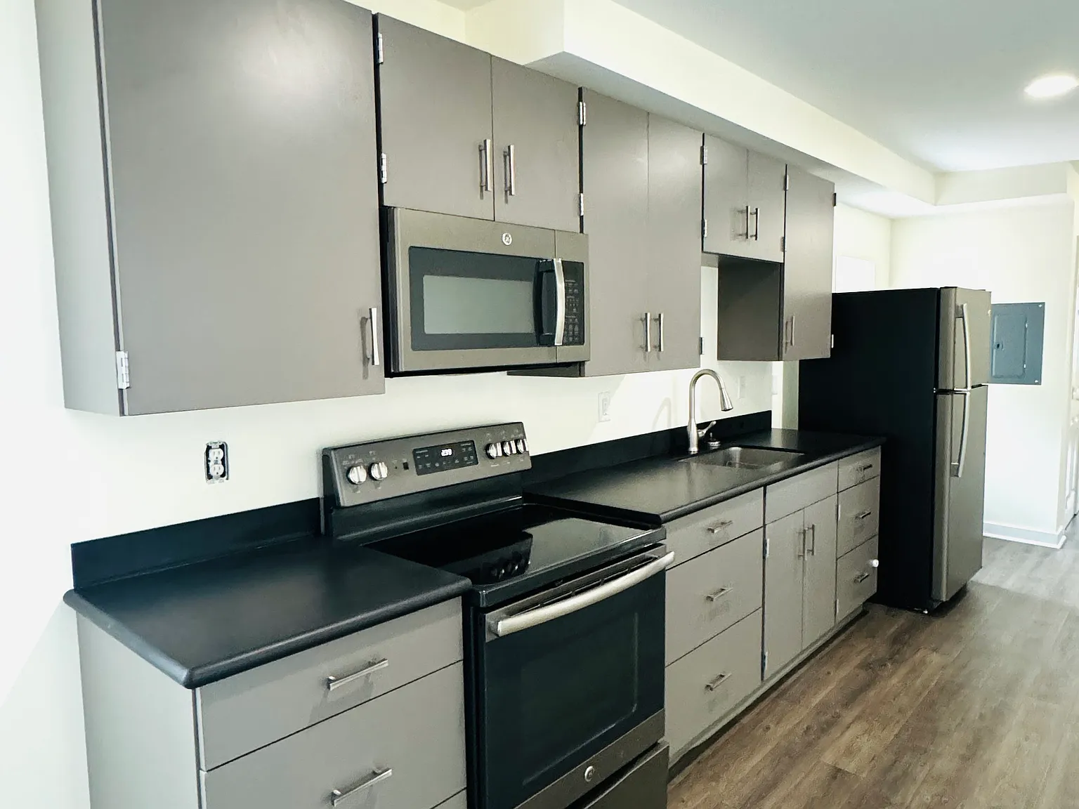5 S Village Avenue — Photo 1