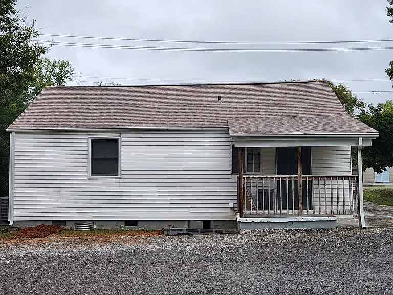 5112 Schubert Rd — Photo 2