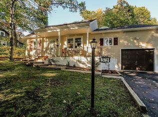 32 Valley View Rd, Verona, NJ 07044