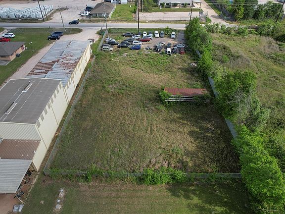 5th image of 8909 Taub Rd