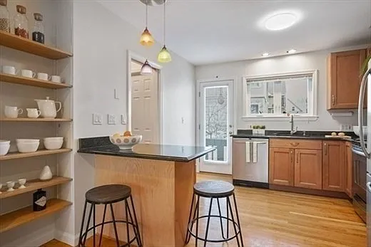 27 Lopez St #27 — Photo 8