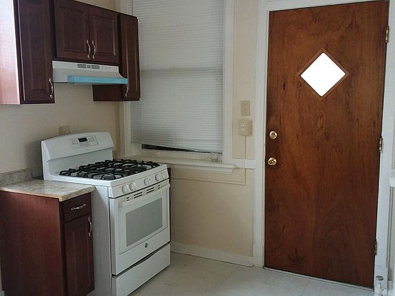 2nd image of 327 N Mason Ave #3