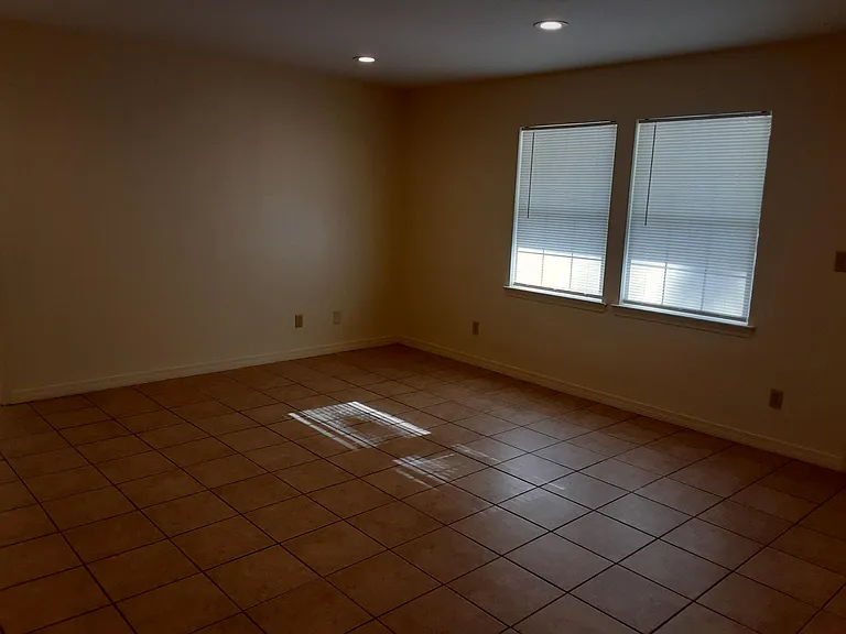 12182 Fernwood Dr W — Photo 31