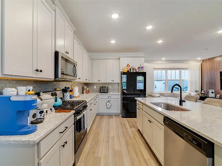 2224 Celebration Blvd — Photo 25