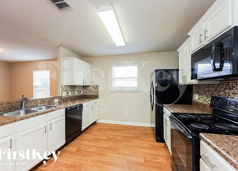 5831 Forest Cyn — Photo 7