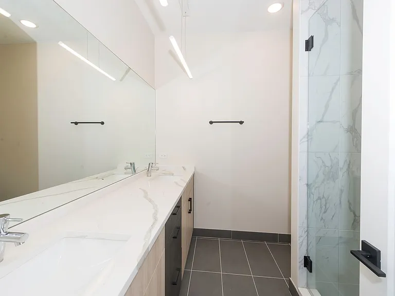 3762 S Indiana Ave #3 — Photo 13