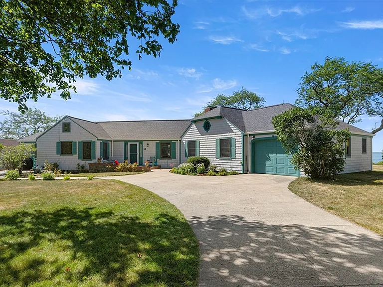37 Marmion Way — Photo 1