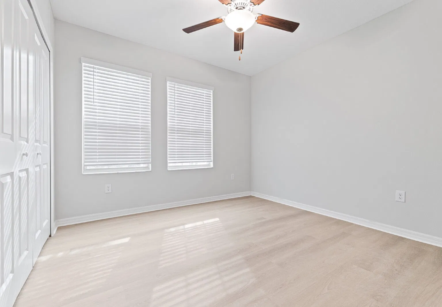 6 bed, 3.0 bath, 3362 sqft, $3,100 — Photo 4