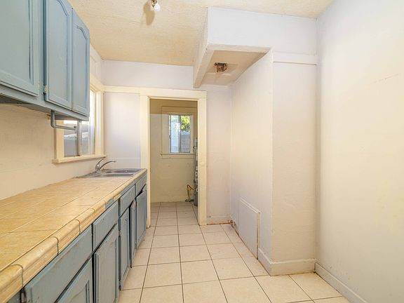 3rd image of 5207 Clara St #1/4