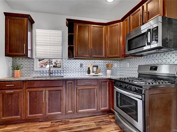 3rd image of 121 Gidney Ave #1