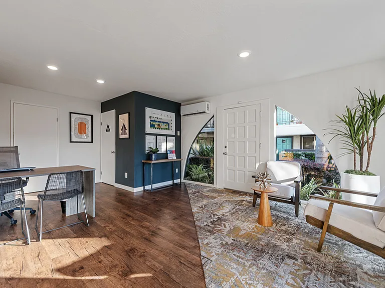 200 Hollis Ave — Photo 6
