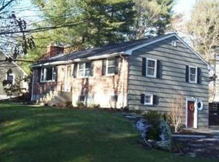 7 West St, Foxboro, MA 02035