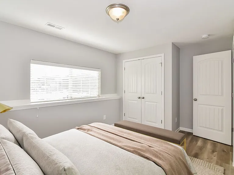 Elm Grove Luxury Rental Homes — Photo 40