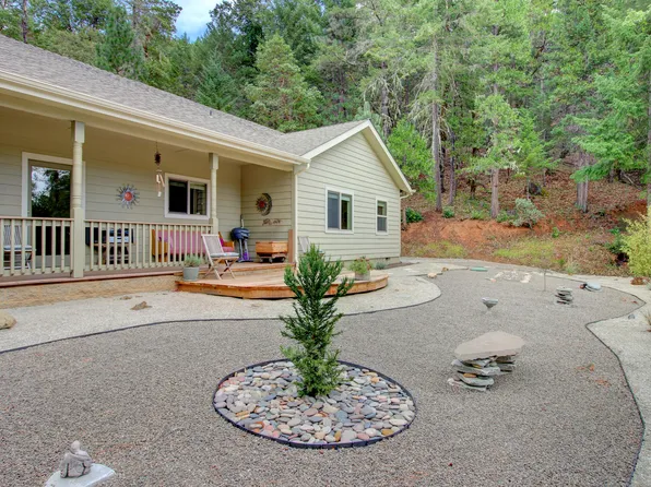 665 Winona Rd, Grants Pass, OR 97526