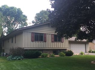 8041 Cheyenne Ave, Chanhassen, MN 55317