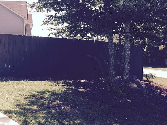 5th image of 105 Clarion Dr