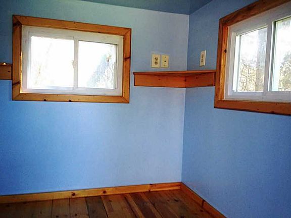 4th image of 10139 Laurel Ave