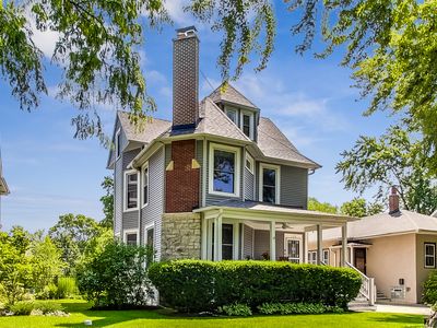 125 Woodside Rd, Riverside, IL, 60546